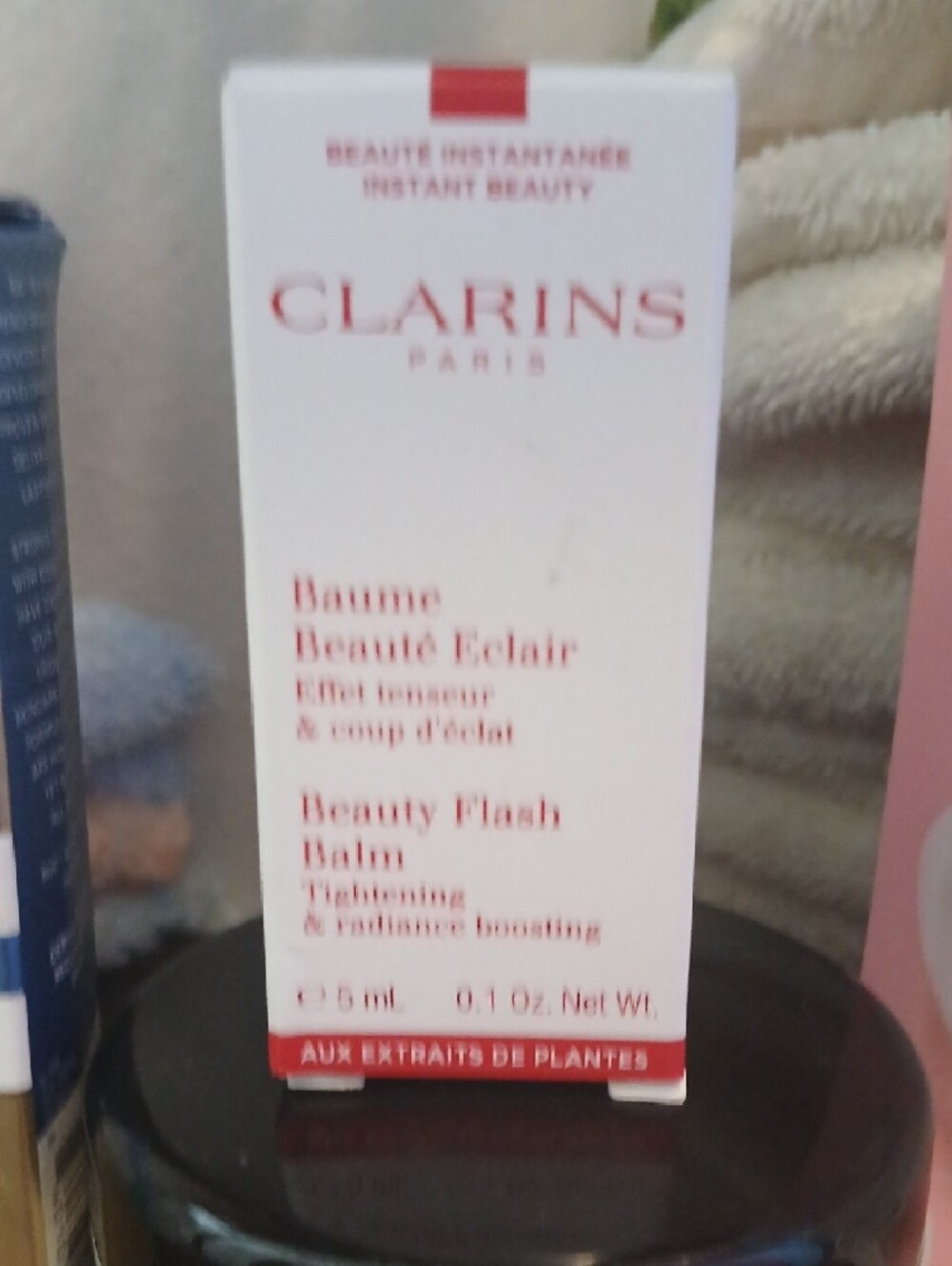 Clarins pink and white skincare trio with jar - Picture 6 of 12